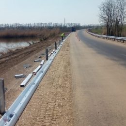 Процесс установки барьерного ограждения