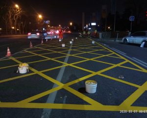 Нанесение разметки холодным пластиком